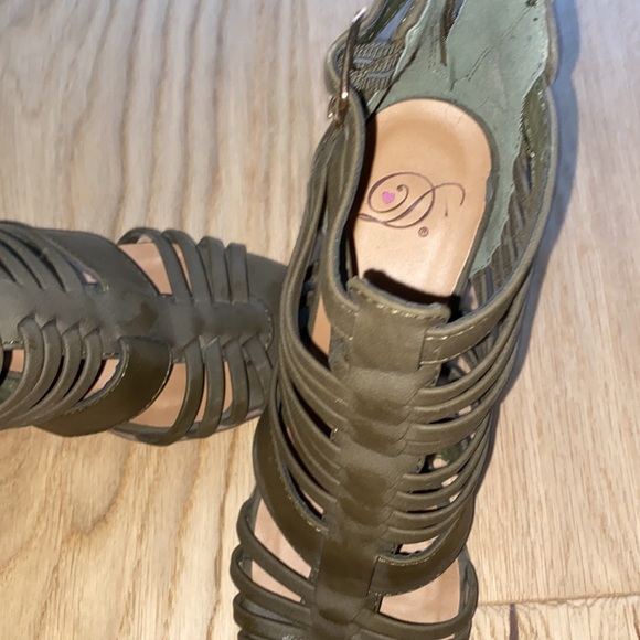 Green booties - Picture 5 of 5